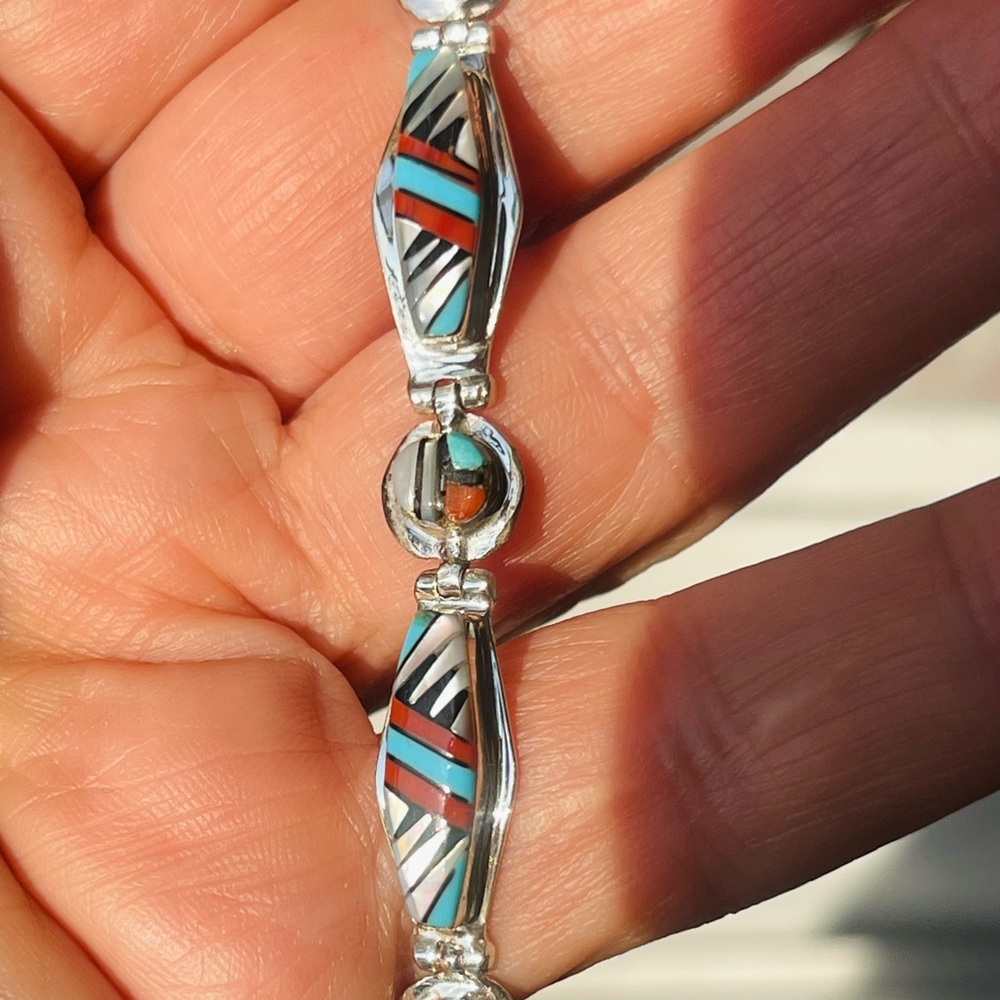 Vtg Native American ZUNI Sterling Sun Face Inlaid Onyx Pearl Coral Bracelet 6.5" - Picture 2 of 11